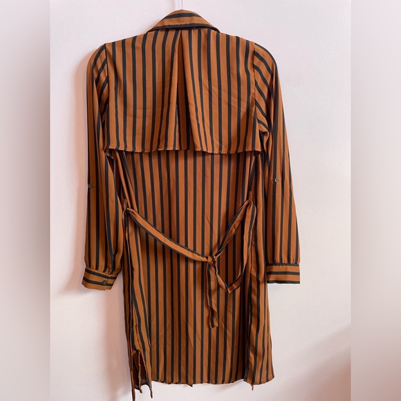 Striped Duster - Picture 2 of 9